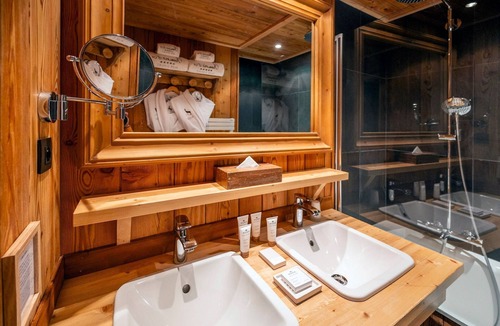 Huez Hotel | Chambre communicante, balcon, ski aux pieds