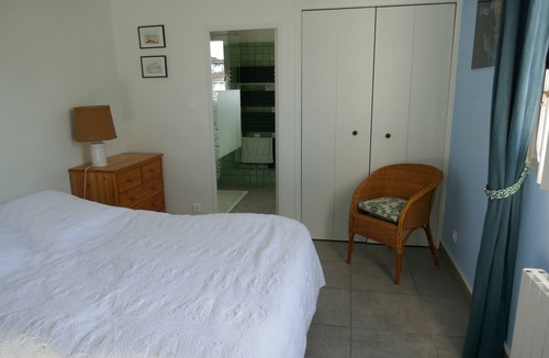 Loix House | Chambre D'hôte Indépendante, au Milieu D'un Jardin Arboré