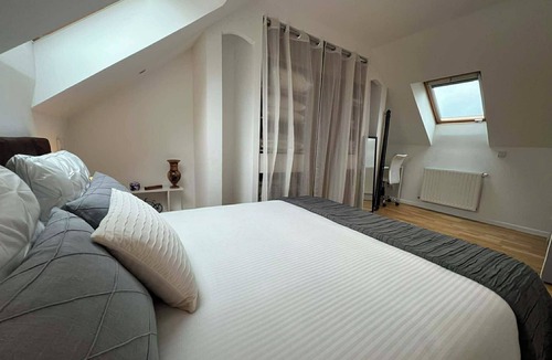 Sully-sur-Loire House | Chambre d'hôtes près du chateau
