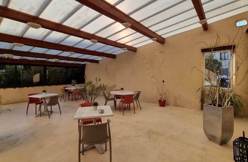 Paray-le-Monial Apartment | chambre n°24 : la savane familiale
