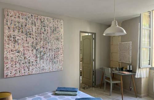 Issigeac House | Chambre paisible dans une ancienne bâtisse rénovée