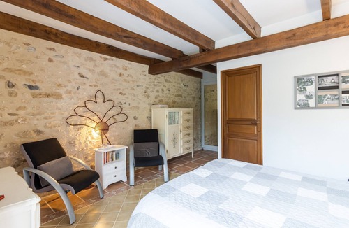 Auriac-du-Perigord Bed & Breakfast | Chardon Room – Elegance at the Heart of Le Domaine de la Salamandre