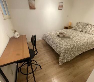 Les Grands Carmes Apartment | Charmant T2 rénové, proche du Vieux Port