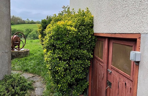 Dun-sur-Grandry House | Charmante Petite Maison Avec Jardin Clôturé