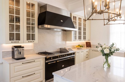 Montfavet House | Charming 18C Bastide · Pool · AC · Avignon 15m - La Bastide des Trois Lavandes