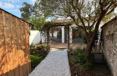 La Flotte House | Charming 2-bedroom house in La Flotte-en-Ré, near beach and port