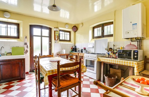 Arcachon Villa | Charming 3-Bedroom Villa with Garden and BBQ in Arcachon, Winter Town