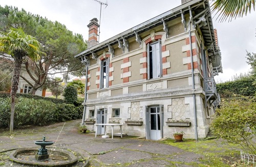 Arcachon Villa | Charming 3-Bedroom Villa with Garden and BBQ in Arcachon, Winter Town