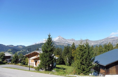 Crest-Voland Apartment | Charming 3-Room Apartment in Crest-Voland - Ski-in/Ski-out, Garage, Sleeps 6