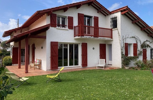 Hendaye House | Charming 3-Star Beach House, Ideal for Families, with Garden and Parking