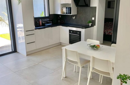 La Crau House | Charming 73 m² house with garden & spa located between Sea & Country