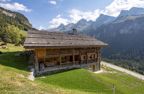 Le Grand-Bornand Ski Chalet | Charming chalet renovated 4 *, Grand Bornand, 205m2, close to the ski slopes