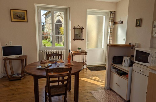 Poursac Cottage | Charming Cottage with Private Courtyard, Wifi, and Parking in Peaceful Countryside