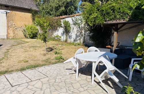 Yermenonville House | Charming country house in a flower garden between Paris and Chartres