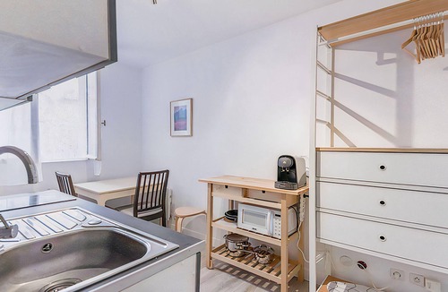 Quartier du Panier Apartment | Charming Cozy Nest by the Old Port