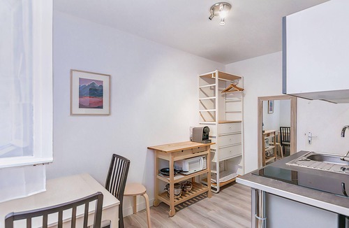 Quartier du Panier Apartment | Charming Cozy Nest by the Old Port