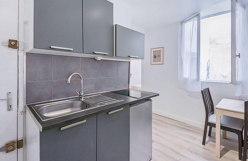 Quartier du Panier Apartment | Charming Cozy Nest by the Old Port