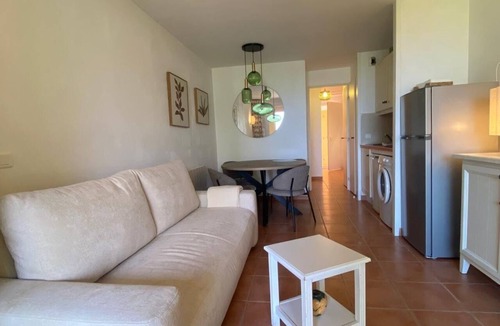 Mallemort Apartment | Charming 1-bedroom apartment near a water park, golf course, and Provence