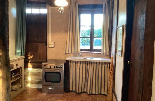 Le Veurdre House | Charming Home by River Allier