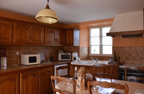 Auzon Communaute Cottage | Charming House in Saint-Hilaire: Nature Retreat Near Puy-de-Dôme