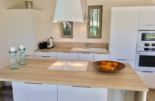 Gordes House | Charming Mas in Gordes, private pool, very quiet,views New in 2025: Optics fiber