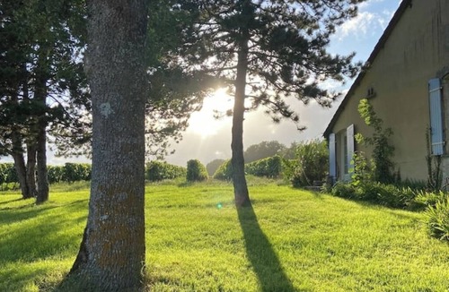 Meux Cottage | Charming renovated farmhouse with swimming pool and panoramic view of the vineyards