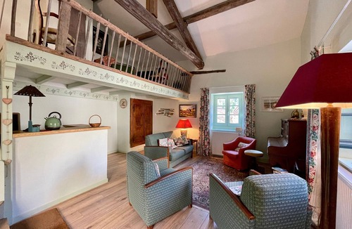 Lavaudieu Bed & Breakfast | Charming Room in Lavaudieu for 2, Bath & WC