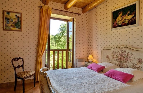 Allegre Cottage | Charming Stone House with Creek, Near Medieval Village, Pet-Friendly