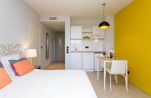 Mougins Hotel | Charming Studio with Outdoor Dining Space | Cycle 1.7 Miles to Premier Golf Club