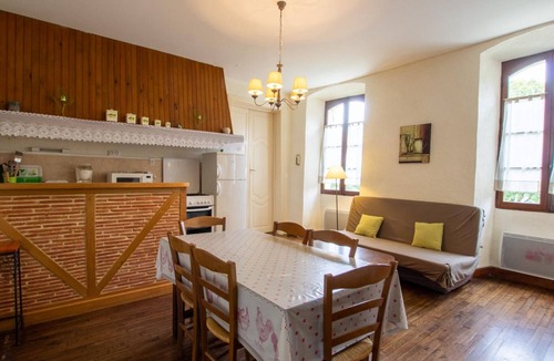 Loubejac Cottage | Charming village house near Villefranche du Périgord, pets allowed, internet included