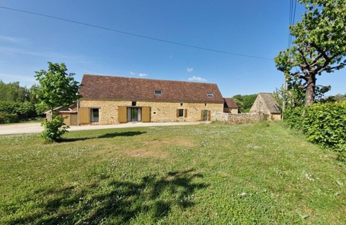 Jayac House | Chez Pierril large stone gite with swimming pool in the Sarlat region