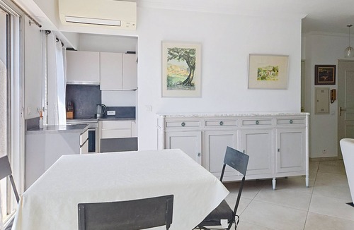 Golfe Juan Apartment | Chic top floor - Swimming pool and beach within walking distance