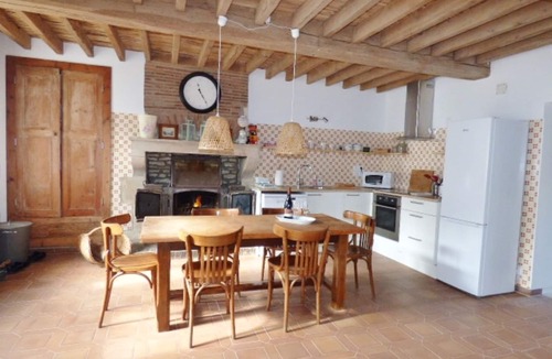 Perroy House | Comfortable country house
