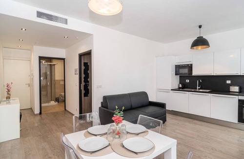Cannes City Centre Apartment | Cosy 1-BR fully renovated - heart of Cannes, Croisette 1 mn Olam Properties