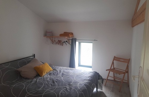La Gresle Bed & Breakfast | Cosy accommodation for 4 with swimming pool in green surroundings and ponies on site