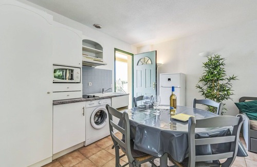 Cote d'Azur- French Riviera Apartment | Cosy apartment for 4 guests with WIFI, pool, TV, terrace, pets allowed and panoramic view