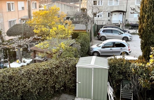 Saint-Chamas Apartment | Cosy apartment, 100 m from beaches, quiet area with outside, air conditioning, wifi & parking