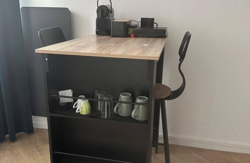 Saint Genes Apartment | Cosy + Moderne + Chaleureux + Équipé + Proche Tram