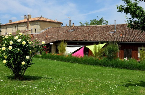 Sadirac Cottage | Cottage in an old Bordeaux wine cellar space, calm and comfort