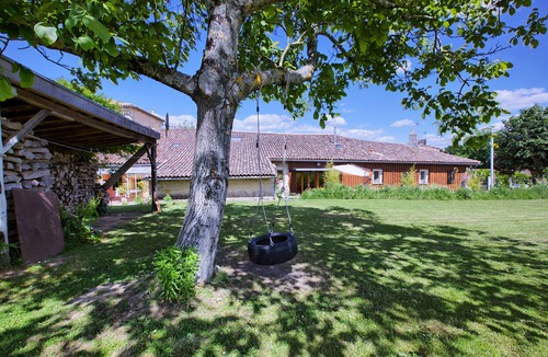 Sadirac Cottage | Cottage in an old Bordeaux wine cellar space, calm and comfort