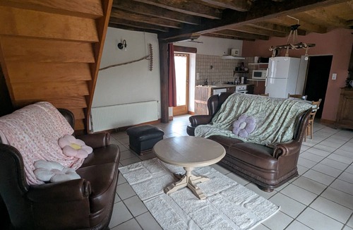 Bourbon-l'Archambault House | Country House 'Gîte de la Marquaterie' with Private Garden and Wi-Fi
