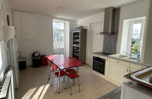Saint-Benin-d'Azy House | Country house with a beautiful view, ideal for family and friends get-togethers