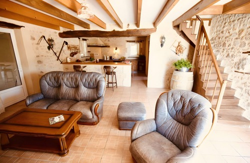 Guizengeard House | Country House 'Seul Au Monde' with Private Pool, Private Terrace and Private Garden