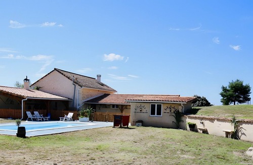 Guizengeard House | Country House 'Seul Au Monde' with Private Pool, Private Terrace and Private Garden