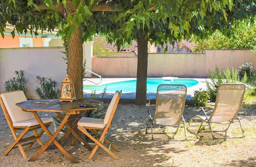 Caumont-sur-Durance Apartment | Cozy apartment in Caumont-sur-Durance