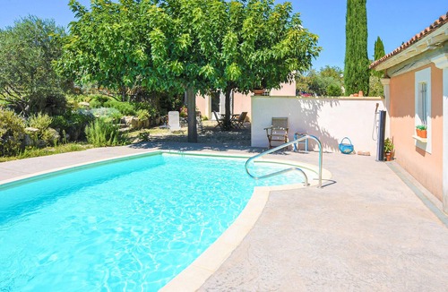 Caumont-sur-Durance Apartment | Cozy apartment in Caumont-sur-Durance