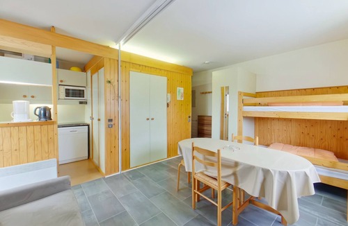 Premanon Apartment | Cozy apartment with loggia in the heart of Jura