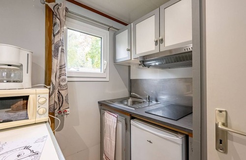 Badefols-sur-Dordogne Ski Chalet | Cozy chalet for 6 with terrace and garden furniture