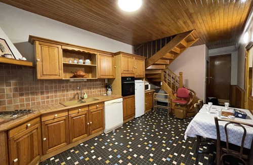 Ferrieres-sur-Sichon Cottage | Cozy cottage with terrace in Montagne bourbonnaise, pets allowed