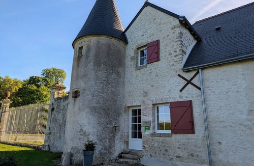 Loury Cottage | Cozy Countryside Gite with Private Garden Near Loire Castles